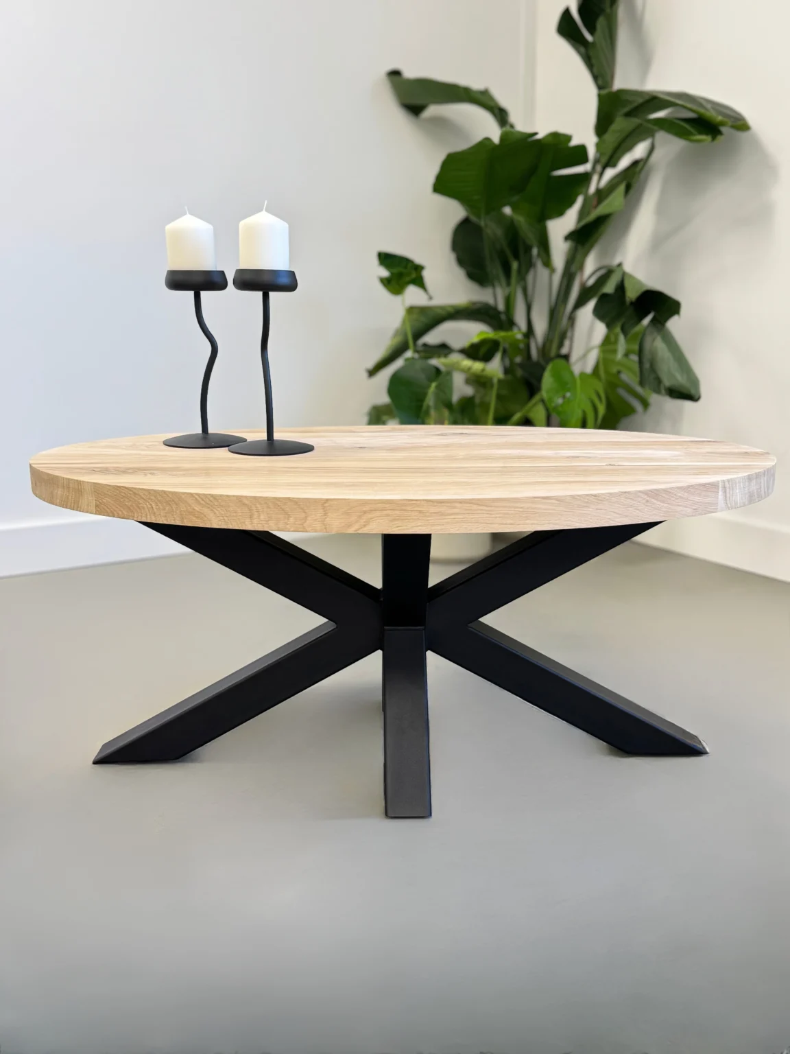 Ovaal eiken salon tafel